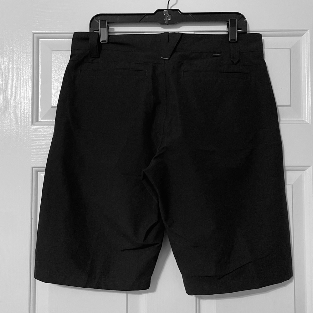 NEW! Mens Oakley Take 2.5 Golf Short Classic Jet Black Size 33 [441931-01K] - Picture 6 of 12